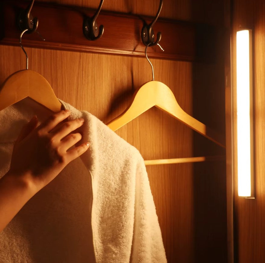 Set 3 x Lampa LED multifuntionala cu senzor de miscare - 20 cm