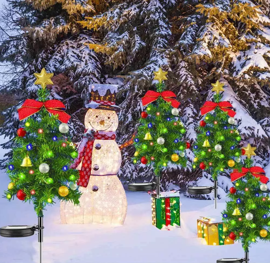 Set 2 / 4 Lampa solara LED de Craciun, brad impodobit 68 cm