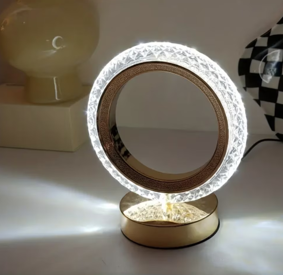 Veioza Rotunda Eleganta cu un design contemporan, 3 Tipuri de lumina cu un Element de Rafinament si Farmec in decorul oricariu spatiu